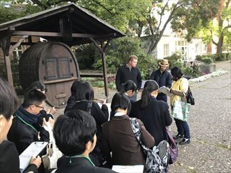 快晴のもと、カイゼンハイム大学での交流　農業と環境について学びましたの画像1