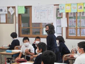 上小学校