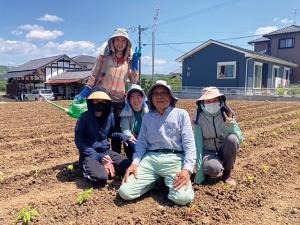 農場での集合写真（写真）