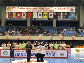 アジア選手権の表彰式・閉会式で挨拶をしている蒲島知事の写真