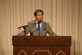 来賓挨拶を行う蒲島知事