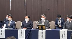 蒲島知事　会議出席の写真