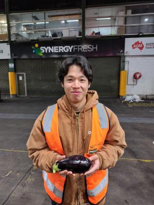 市場で野菜