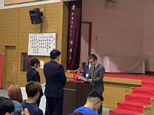 校内での表彰式の様子